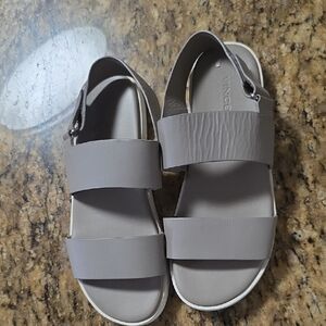 Women's Gray Vince. Sandals
